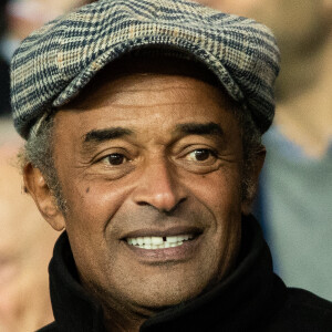 Yannick Noah - People dans les tribunes du match de football de Ligue 1 "PSG-Lyon" à Paris. Le 9 février 2020.