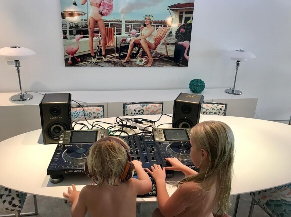Eric Prydz a partagé cette photo de ses enfants sur Instagram, en juillet 2017