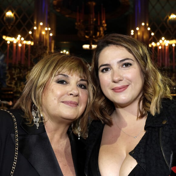 Michèle Bernier et sa fille Charlotte Gaccio lors de la 31e cérémonie des Molières 2019 aux Folies Bergère à Paris, France, le 13 mai 2019. ©Cédric Perrin/Bestimage