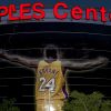 Illustration au match de basket des Lakers contre Utah Jazz NBA au Staples Center à Los Angeles, le 13 avril 2016.