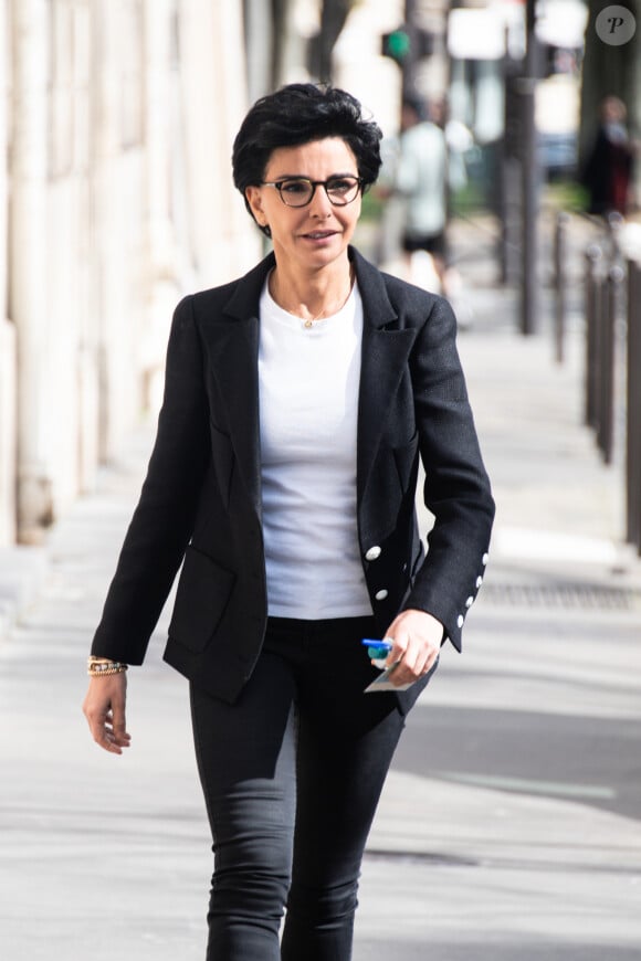 Rachida Dati se rend à son bureau de vote de l' Ecole Élémentaire de la Motte Picquet pour voter lors du premier tour des élections municipales à Paris, le 15 mars 2020. © Federico Pestellini / Panoramic / Bestimage