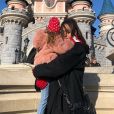 Amel Bent emmène sa fille à Disneyland Paris pour ses 4 ans, le 4 février 2020.