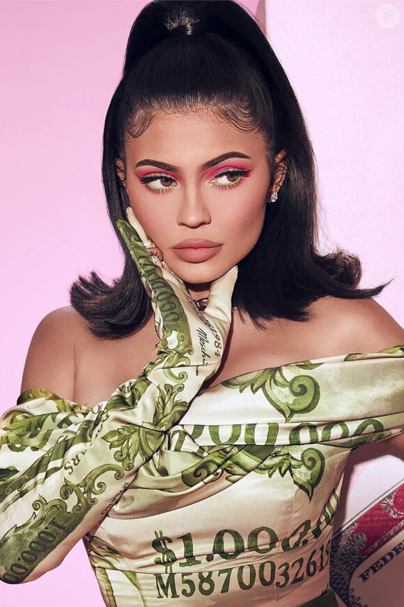 Kylie Jenner sort un nouveau produit de gommage pour sa marque Kylie Cosmetics.