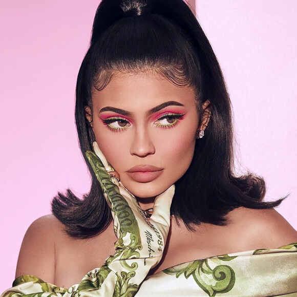Kylie Jenner sort un nouveau produit de gommage pour sa marque Kylie Cosmetics.