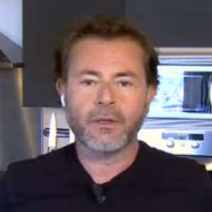 Cyril Lignac victime d'une grosse panne de courant en direct dans "Tous en cuisine" - mardi 2 juin 2020, M6
