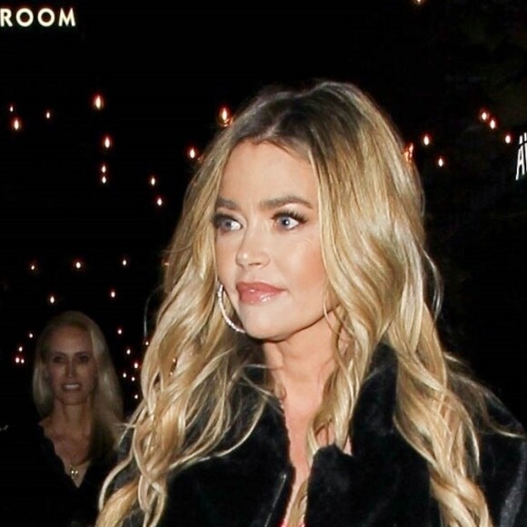 Denise Richards - Personnalités au lancement de la collection "DNA" des soeurs Delilah et Amelia Hamlin à Los Angeles Le 18 octobre 2019.