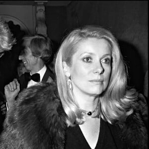 Johnny Hallyday et Catherine Deneuve en soirée à Paris le 6 novembre 1980.