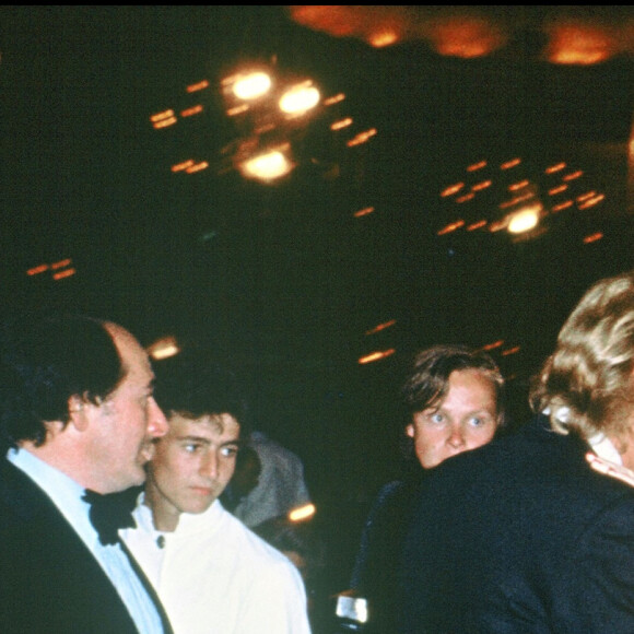 Bruno Cremer, Johnny Hallyday et Catherine Deneuve lors du Festival de Cannes en 1979.