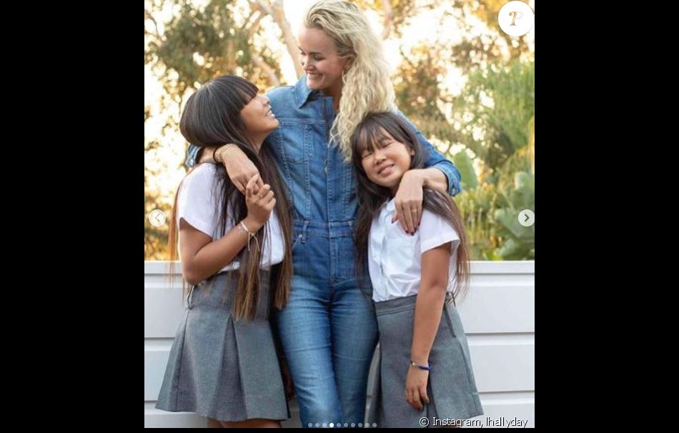 Laeticia Hallyday comblée auprès de ses filles Jade et Joy pour la fête des Mères célébrée le 10 mai 2020 aux Etats-Unis.