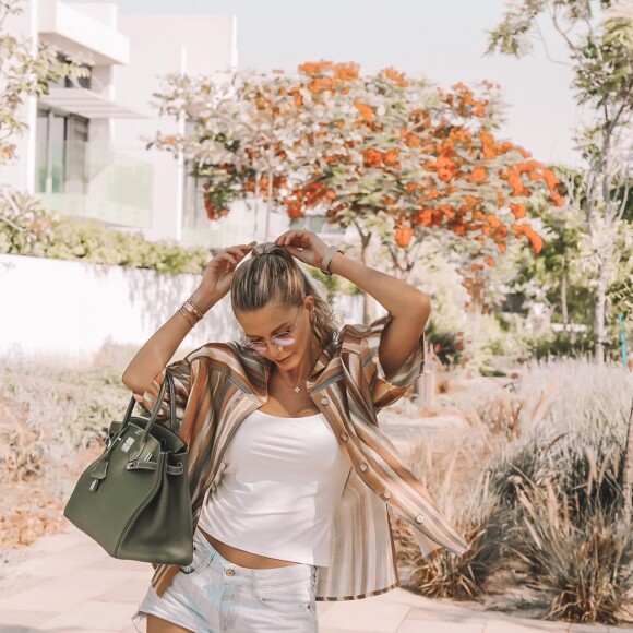 Jessica Thivenin divine en short sur Instagram, le 23 mai 2020