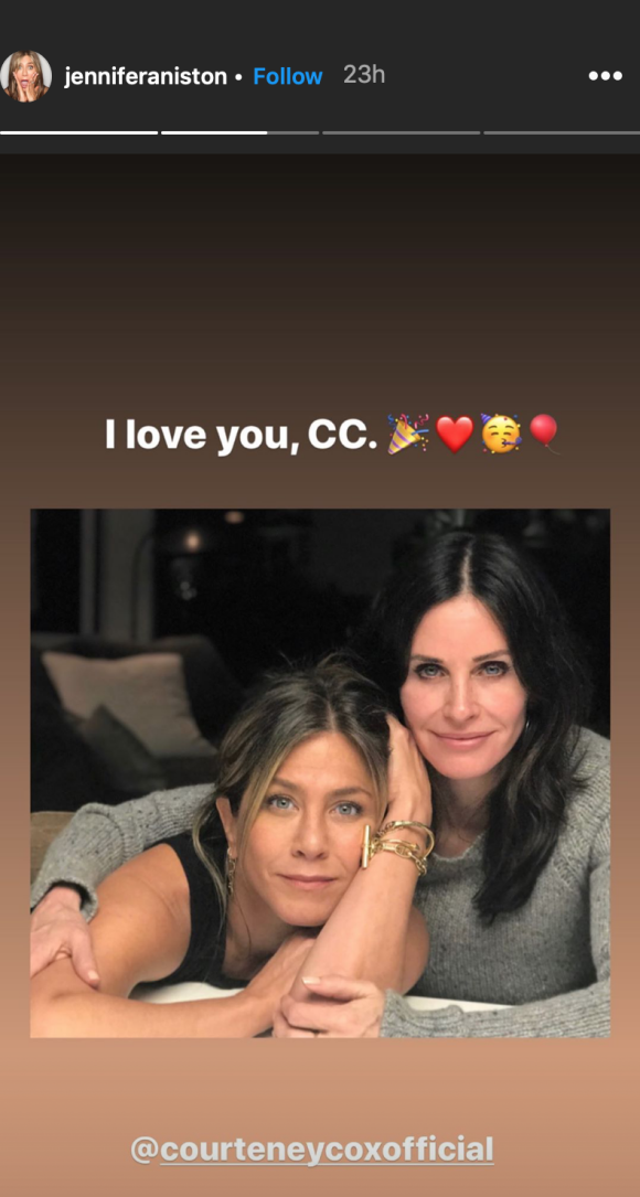 Jennifer Aniston souhaite un joyeux anniversaire à son amie Courteney Cox dans sa story Instagram du 16 juin 2020.