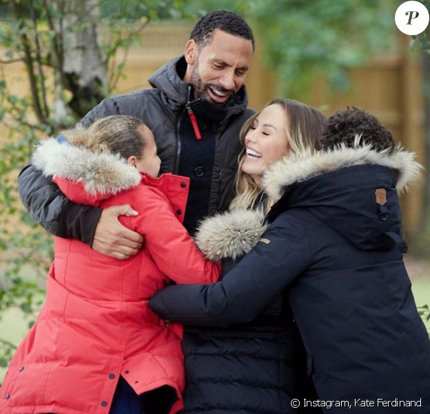 L'ancien footballeur Rio Ferdinand, son épouse Kate Ferdinand et ses trois enfants (nés de son premier mariage). Février 2020.