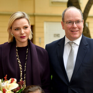 Le prince Albert II de Monaco et la princesse Charlène de Monaco lors de la remise des cadeaux de Noël à la Croix Rouge Monégasque à Monaco le 18 décembre 2019. © Bruno Bebert / Pool Monaco / Bestimage