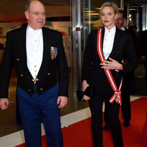 Le prince Albert II de Monaco, la princesse Charlène - Arrivées à la soirée de gala à l'occasion de la fête nationale monégasque au Grimaldi Forum à Monaco le 19 novembre 2019. Cette année, c'est le l'opéra Lucia di Lammermoor qui est joué sur la scène de la salle des Princes. © Bruno Bebert / Pool Monaco / Bestimage