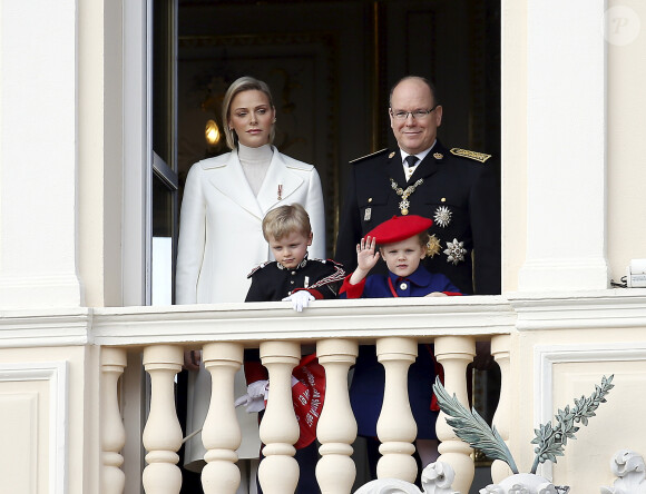 La princesse Charlène, le prince Albert II de Monaco, leurs enfants le prince Jacques et la princesse Gabriella - La famille princière de Monaco au balcon du palais lors de la Fête nationale monégasque à Monaco. Le 19 novembre 2019 © Jean-François Ottonello / Nice Matin / Bestimage