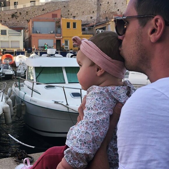 Léa François poste une photo de son compagnon Simon et leur fille Louison, le 21 juin 2020, sur Instagram