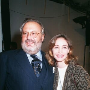 Emmanuelle Béart et Gianfranco Ferre à Paris en 1995.