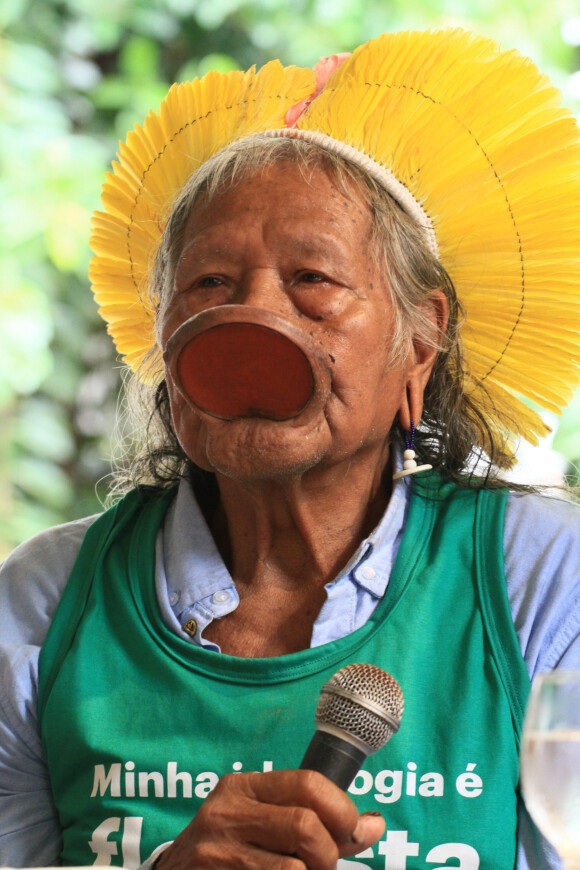 Le chef indien Raoni à Salvador, le 19 février 2020, pour le carnaval qui se déroule du 19 au 25 février 2020