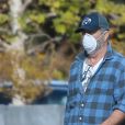 Exclusif - Mel Gibson passe au supermarché Whole Foods à Malibu avec un masque de protection pendant l'épidémie de coronavirus (COVID-19) le 20 avril 2020.