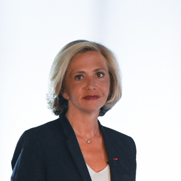 Exclusif - Enregistrement de l'émission "Animaux Stars" présentée par Bernard Montiel à Paris avec Valérie Pécresse, présidente du conseil régional d'Ile de France le 10 juin 2020. Un de ses fils, Clément, a adopté un des chatons présentés dans l'émission. L'émission sera diffusée le 27 juin 2020 à 17h30.
