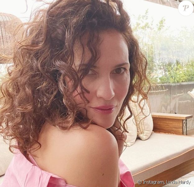 linda-hardy-topless-46-ans-une-beaut-naturelle-simple-sereine