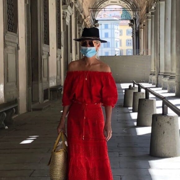 Laeticia Hallyday en vacances en Italie. Après Pise, elle a visité Florence le 28 juin 2020.