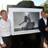 David Lisnard, le maire de Cannes, avec Nikos Aliagas - Inauguration de l'exposition des photographies de Nikos Aliagas "Thalassa, peuples de la mer" sur la croisette à Cannes le 25 juin 2020.