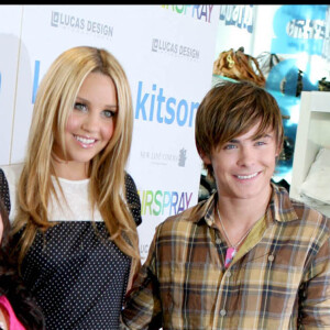 Elijah Kelly, Nikki Blonsky, Amanda Bynes et Zac Efron - L'équipe du film "Hairspray" fans une boutique de Kitson à Los Angeles. Le 15 juillet 2007.