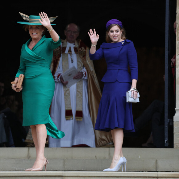 Sarah Ferguson, duchesse d'York et la princesse Beatrice d'York - Les invités arrivent à la chapelle St. George pour le mariage de la princesse Eugenie d'York et Jack Brooksbank au château de Windsor, Royaume Uni, le 12 octobre 2018.