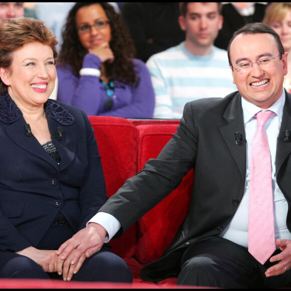 Roselyne et Pierre Bachelot sur le plateau de Vivement Dimanche, en 2008