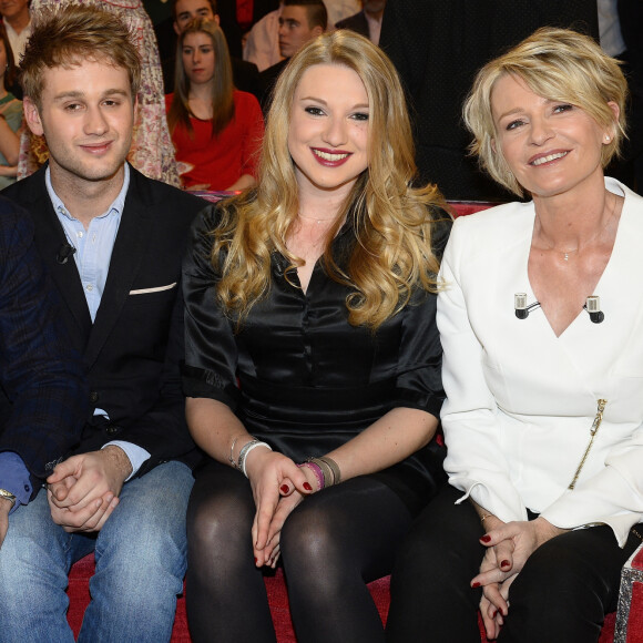Pierre Sled, Nicolas Sled, Valentine Sled et Sophie Davant - Enregistrement de l'émission "Vivement Dimanche" à Paris le 1er Avril 2015.