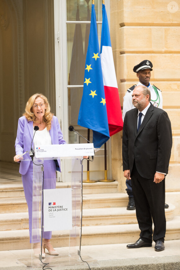 Passation de pouvoir au ministère de la justice entre Nicole Belloubet et Eric Dupond-Moretti, nouveau ministre de la Justice, garde des Sceaux à Paris le 7 juillet 2020.