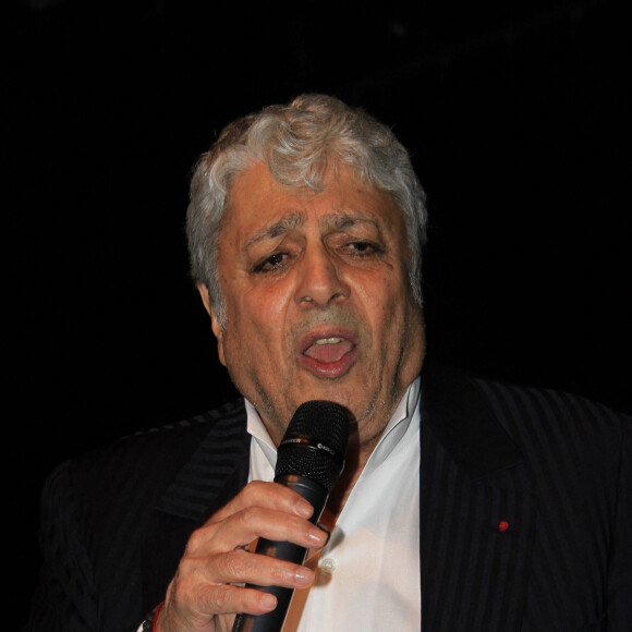 Exclusif - Enrico Macias lors d'un concert exceptionnel au profit de l'association Lehosheet Yad à l'espace Rachi-Guy de Rothschild à Paris, France, le 16 janvier 2020. © Philippe Baldini/Bestimage