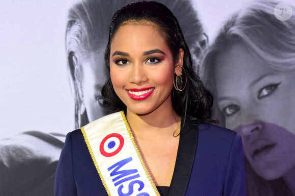 Clémence Botino (Miss France 2020) assiste au nouveau tournoi de tennis WTA l'Open 6ème Sens au Palais des Sports de Gerland à Lyon, France, le 7 mars 2020. © Romain Doucelin/Panoramic/Bestimage