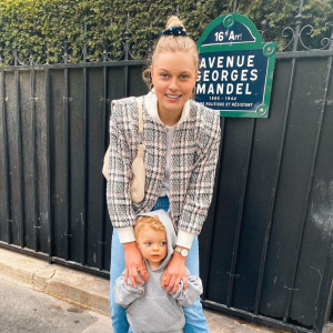 Mathilde Receveur, la soeur de Caroline, en promenade avec son neveu Marlon - Instagram, 10 juillet 2020