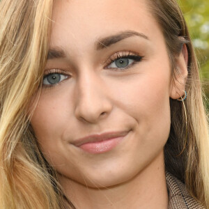 Emma Smet - People au Qatar Prix de l'Arc de Triomphe sur l'hippodrome de Longchamp à Paris le 6 octobre 2019. © Coadic Guirec.Bestimage06/10/2019 - Paris