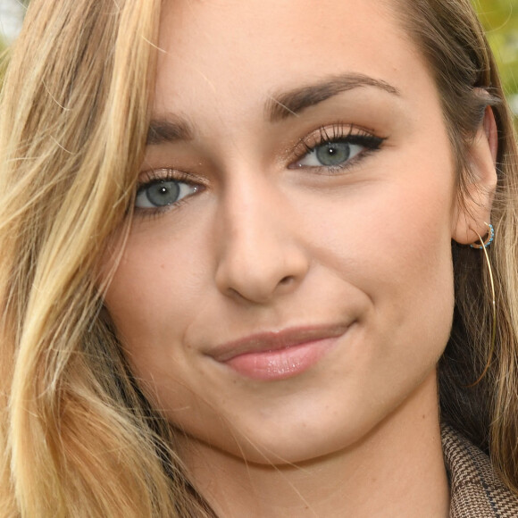 Emma Smet - People au Qatar Prix de l'Arc de Triomphe sur l'hippodrome de Longchamp à Paris le 6 octobre 2019. © Coadic Guirec.Bestimage06/10/2019 - Paris