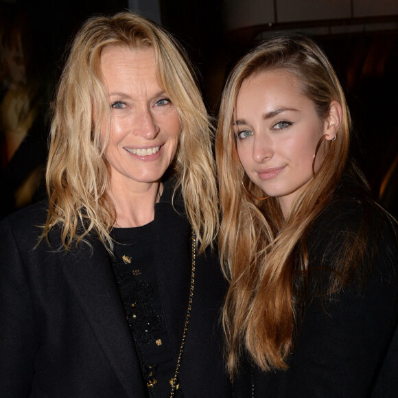 Exclusif - Estelle Lefébure et sa fille Emma Smet à l'after-party du film "Holy Lands" au restaurant le Beefbar (Rue Marbeuf dans le 8ème arrondissement) à Paris, France, le 4 décembre 2018. © Rachid Bellak/Bestimage