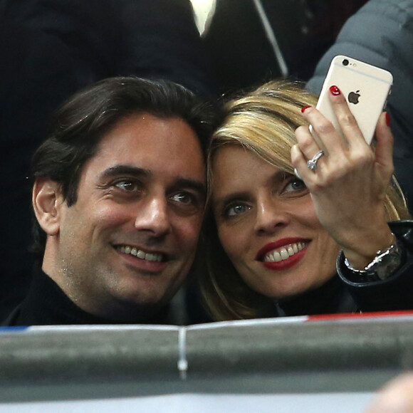 Sylvie Tellier et son compagnon Laurent au match de football France - Russie au Stade de France à Saint-Denis le 29 mars 2016. © Cyril Moreau/Bestimage