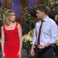 Scarlett Johansson dans l'émission Saturday Night Live avec son fiancé Colin Jost, le 14 décembre 2019 à Los Angeles.