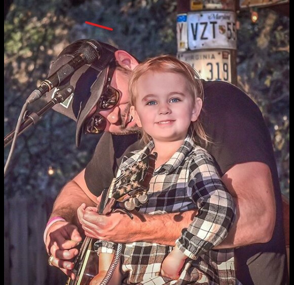 Clayton Gardner et sa fille sur Instagram. Le 1er décembre 2019.