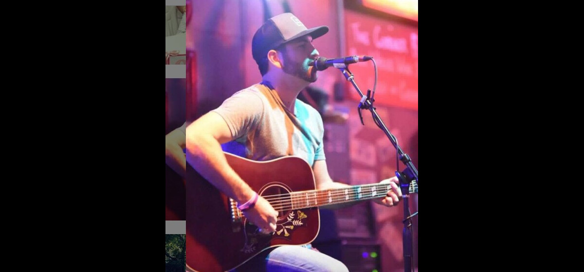 Photo Clayton Gardner sur Instagram. Le 8 novembre 2017. Purepeople