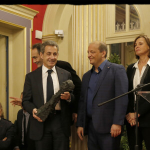 Exclusif - Carla Bruni Sarkozy, Nicolas Sarkozy, Rodolphe Oppenheimer, Isabelle Debré - Nicolas Sarkozy se voit décerner le 13e Prix Edgar Faure, lors d'une cérémonie organisée à la mairie du XVIème arrondissement. Paris le 12 novembre 2019. © Alain Guizard/Bestimage