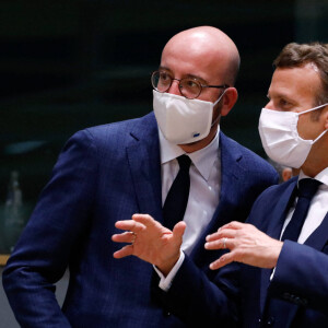 Le président du Conseil européen Charles Michel et le président français Emmanuel Macron - Sommet de l'Union Européenne à Bruxelles. Le 20 juillet 2020 © Imago / Panoramic / Bestimage 200721