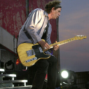 Keith Richards en concert à Hanovre en 2003.