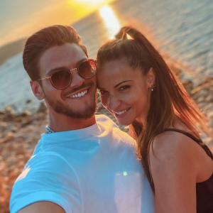 Rayane Bensetti et Denitsa Ikonomova, complices depuis leur rencontre dans "Danse avec les stars" saison 5 sur TF1 en 2014.