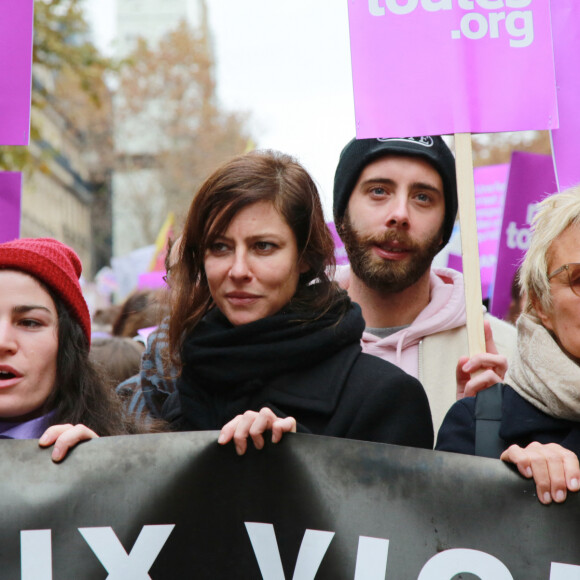 Marie Laguerre, Anna Mouglalis, Muriel Robin, Eva Darlan - Manifestation du mouvementNousToutes contre les violences sexistes et sexuelles à Paris, au départ de la place de l'Opéra jusqu'à la place de la République. Le 24 novembre 2018 © Céline Bonnarde / Bestimage