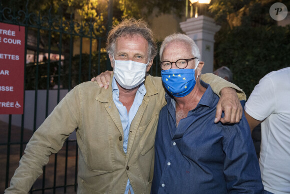 Exclusif - Charles Berling, Bernard Murat présent pour voir François-Xavier Demaison et François Berléand dans la pièce "Par le Bout du Nez" lors du Festival de Ramatuelle, le 2 août 2020. © Cyril Bruneau / Festival de Ramatuelle / Bestimage
