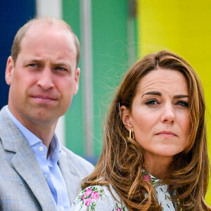 Le prince William et la duchesse Catherine de Cambridge (vêtue d'une robe Emilia Wickstead) visitaient le 5 août 2020 Barry Island, au Pays de Galles.