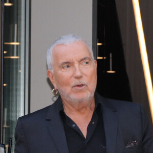 Bernard Lavilliers - Sortie des people de l'enregistrement de l'émission "Vivement Dimanche" à Paris le 19 septembre 2018. 